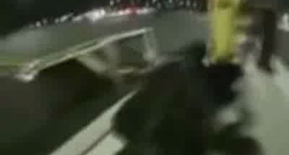 Неудачно перепрыгнул на скейте. Экстримально!