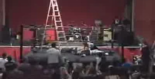 Походу мужику проломили голову