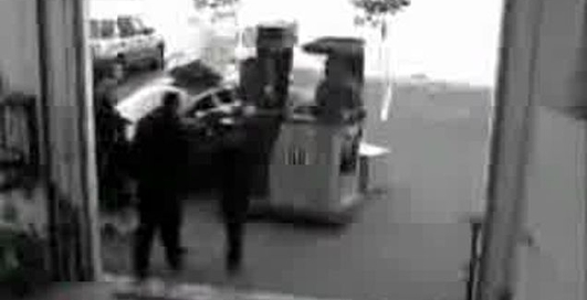 Погрузчик нашампурил автомобиль (FAIL)