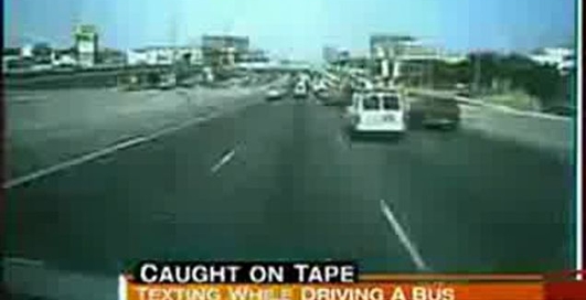 Не пользуйтесь мобильными телефонами за рулём