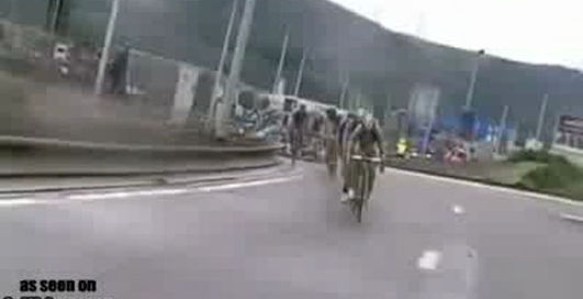 Свалка во время велогонки