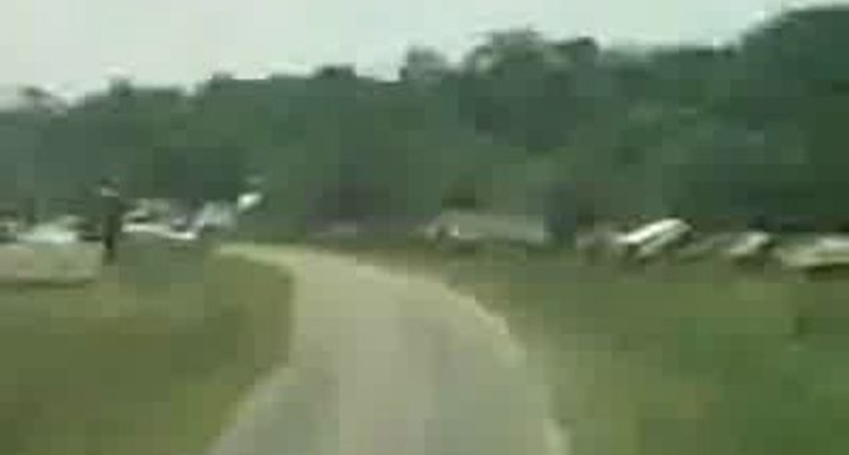 взлет самолета в Конго