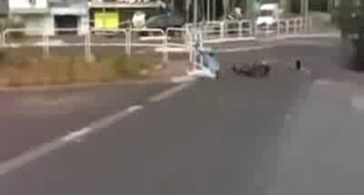 Как быстро разбить мопед вдребезги?