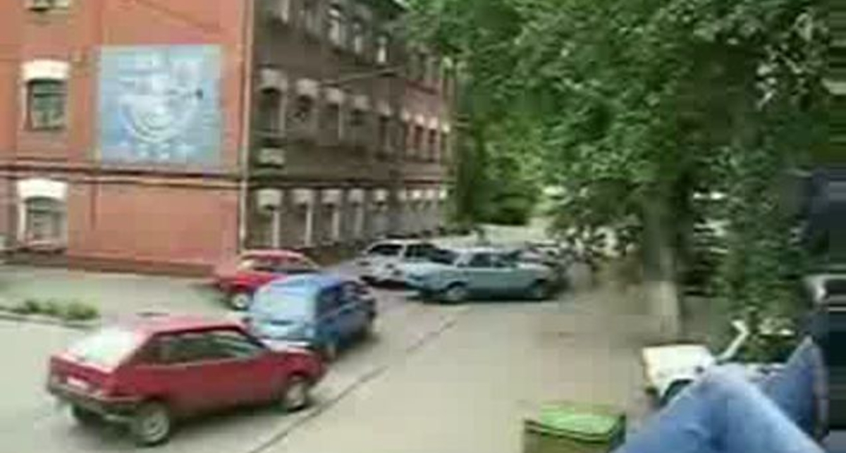 Трамвай протаранил четыре авто