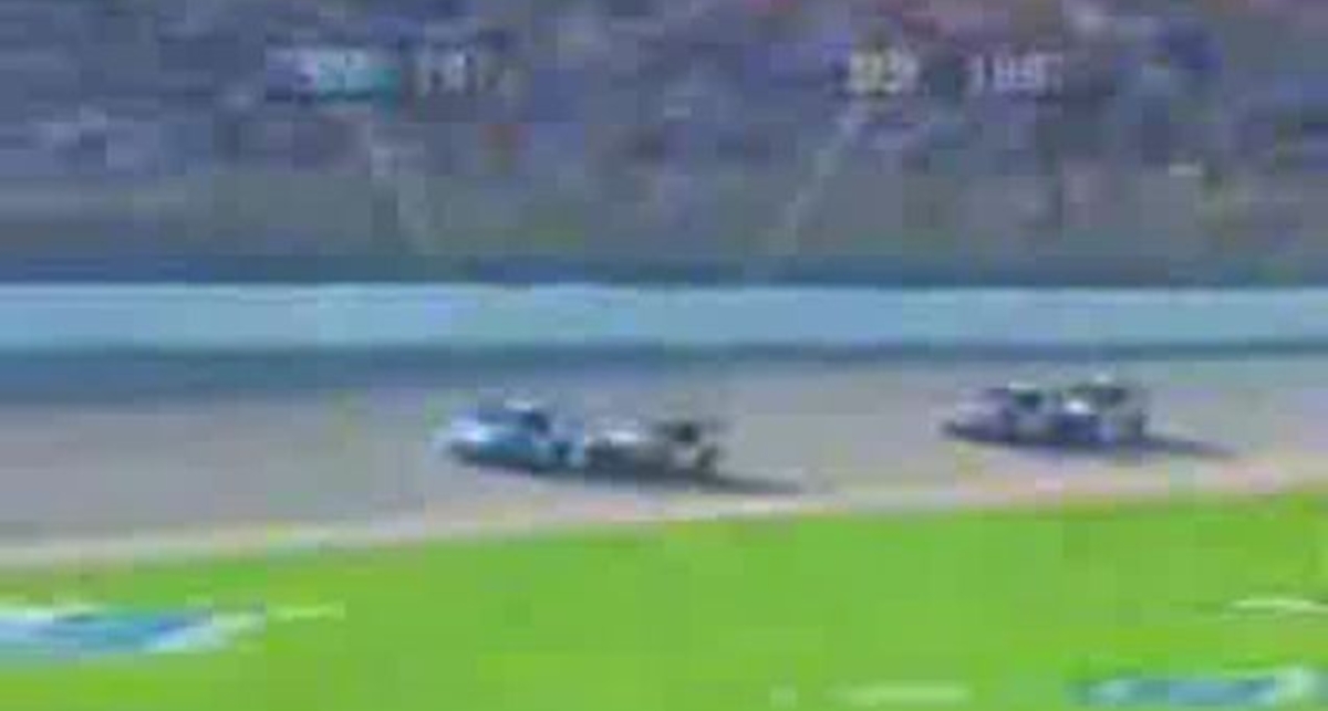 Авария на гонке NASCAR