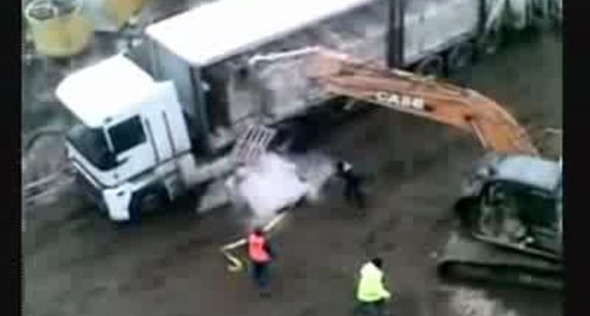 Решил жить вечно, пока что все идет по плану :-)