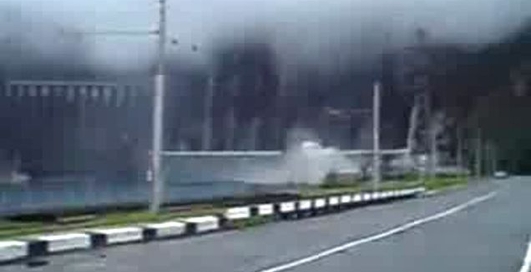 Момент аварии на Саяно-Шушенской ГЭС