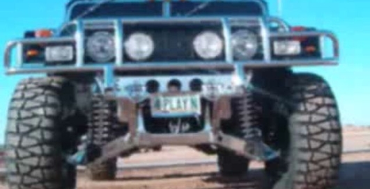 HUMMER мощный внедорожник