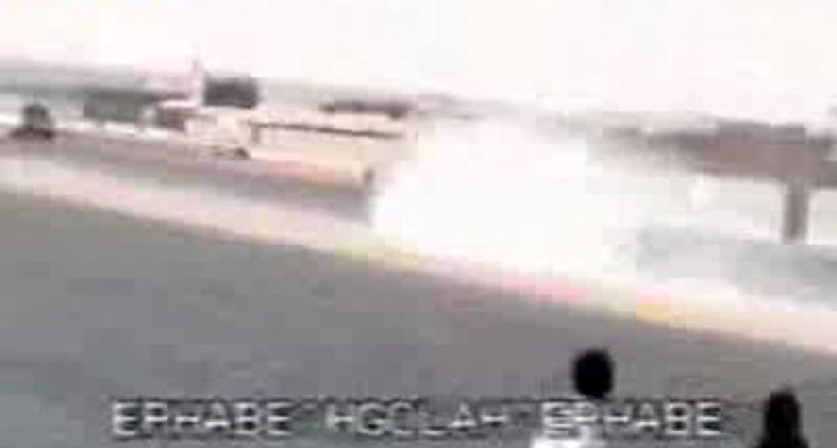 Арабы жгут резину....