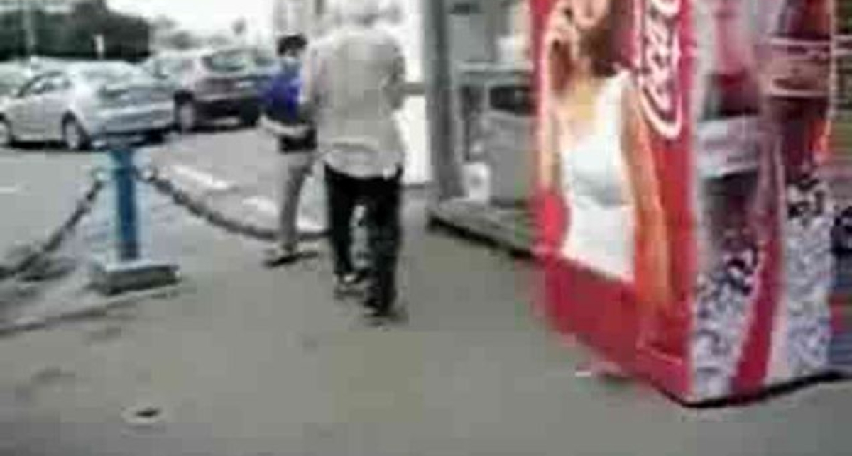 Алкаш против пацана... Драка!!!