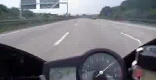 300км в час на мотоцикле!