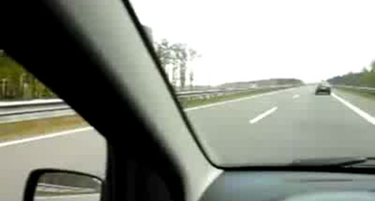 Погнал как пуля!