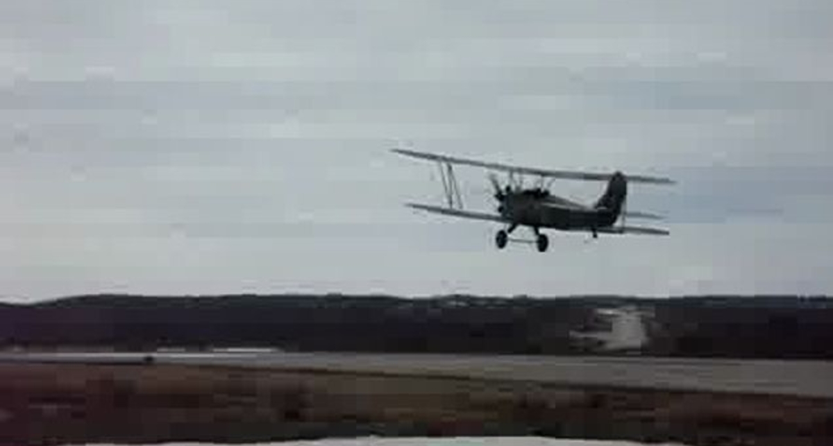 Аварийная посадка самолета  По-2