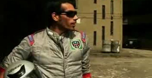 Невероятные трюки на машине!