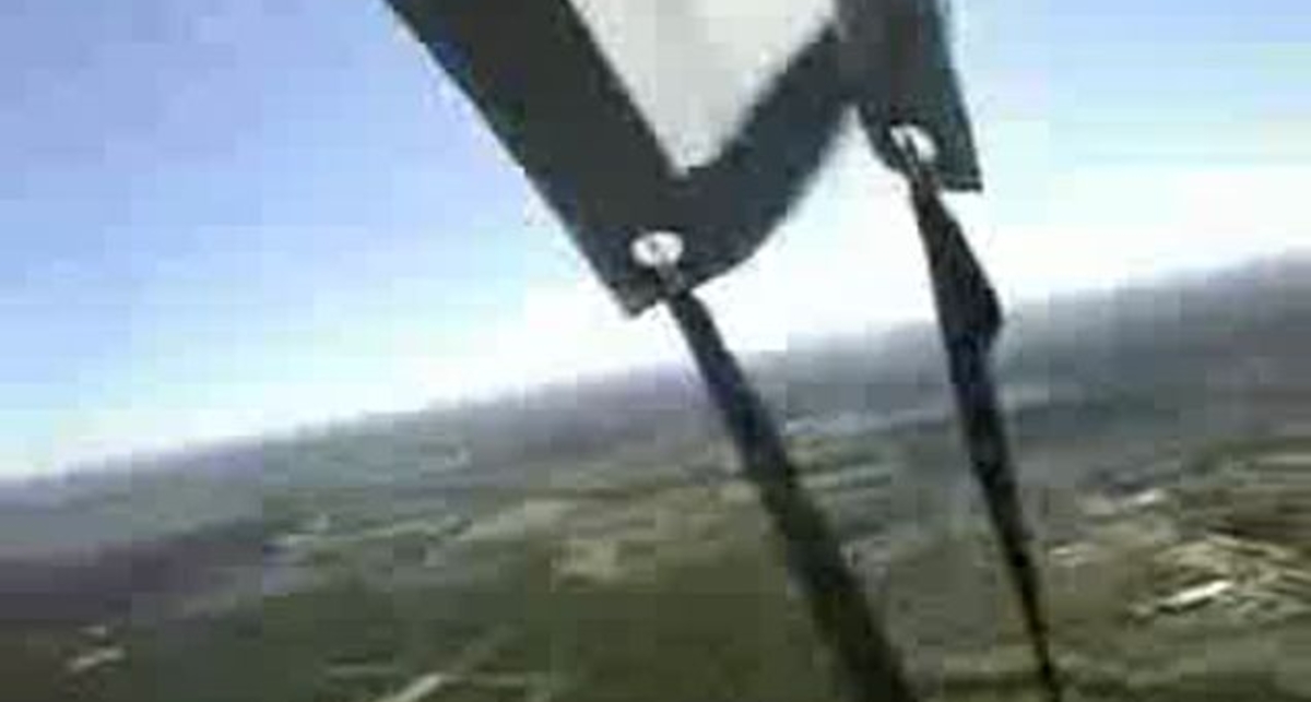 Запутались стропы парашютиста