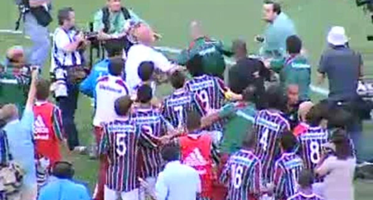 Массовый беспредел на футбольном поле