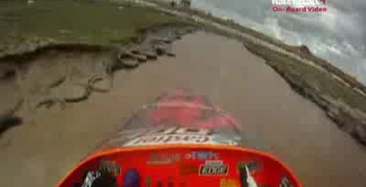 Фантастические гонки на катерах... Закончилось аварией