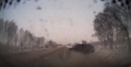 Не хватило несколько метров до ДТП. Дубль 2.