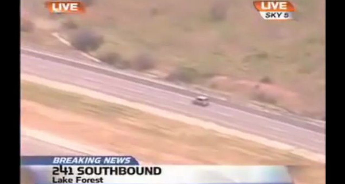 Верткий кирпич издевается над копами