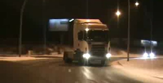 Дрифт на грузовике Сканиа