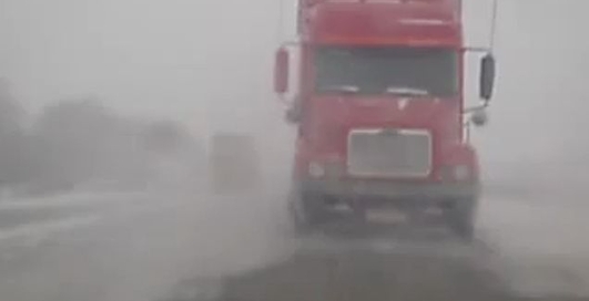 На трассе аварии в сильную метель и гололёд