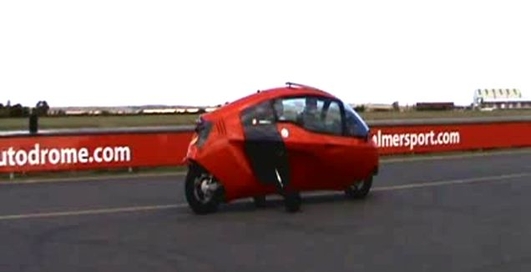 Падение мотоцикла с кабиной Peraves Monotracer