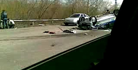 Серьёзная авария на дороге - автомобиль ДПС к верху колёсами