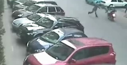 Остановил грабителей велосипедом