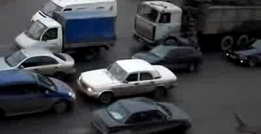Не уступил дорогу? Получи кирпич в лобовое стекло!