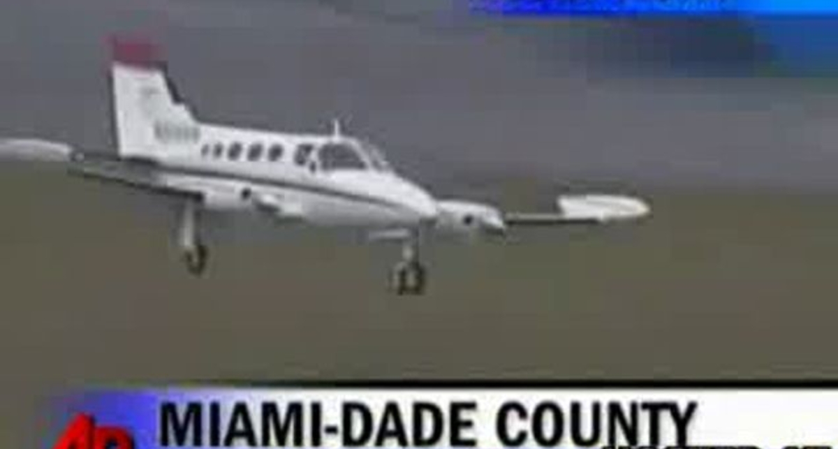 Аккуратная посадка самолёта с неработающим шасси