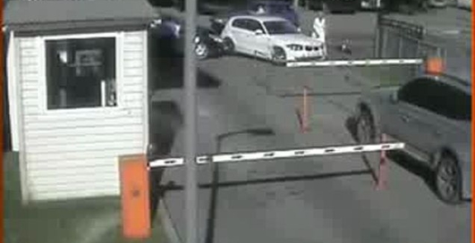 Авария возле парковки