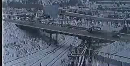 Обгон на мосту призвел к аварии