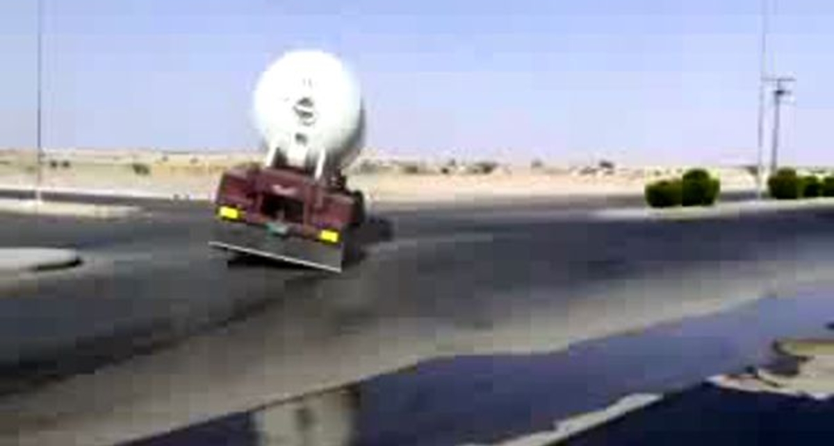 Дрифт на тягаче с цистерной