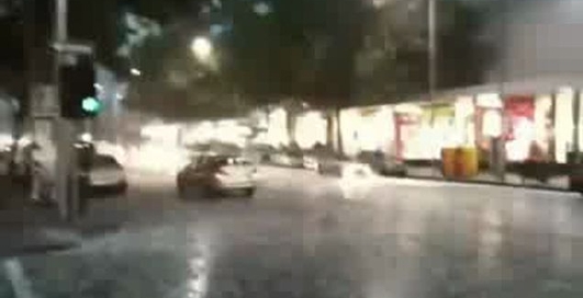 Страшный ливень переростающий в потоп