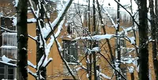 Будте внимательны выходя из подъезда