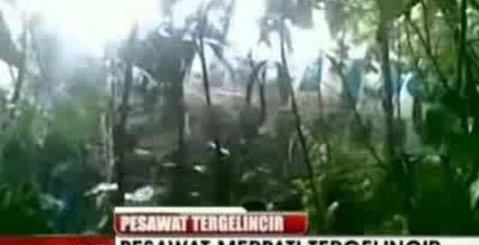 В Индонезии при посадке развалился Boeing 737