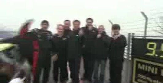 Мини Купер с электромотором на Нюрнбургринге