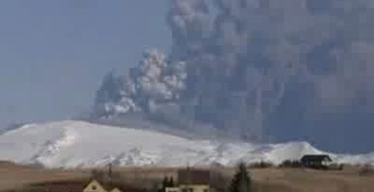 Вулканическая туча становится еще больше