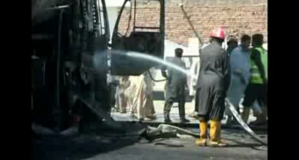 В Пакистане взорваны цистерны с топливом для НАТО