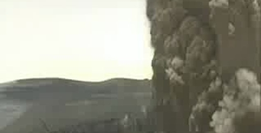 Молнии вулкана в Исландии