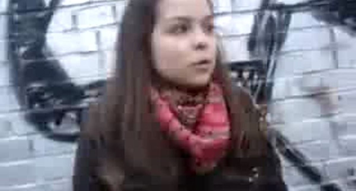 Глупая девочка