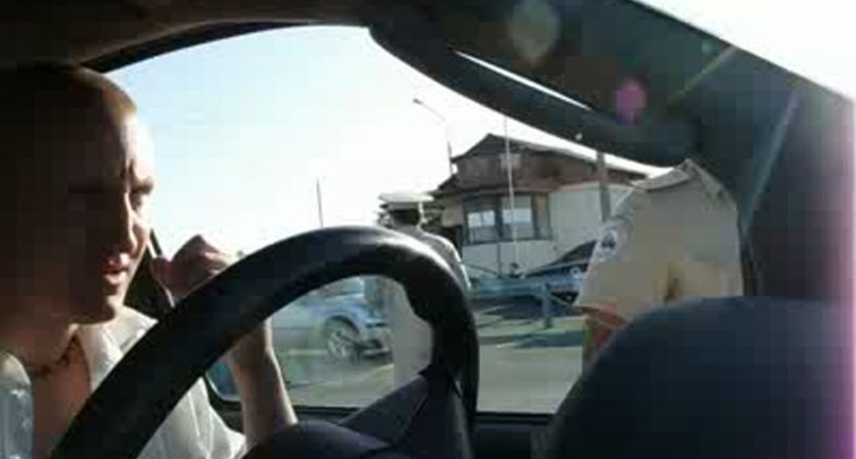 ГАИ (Украина, майор Венгер камеру выхватывает)