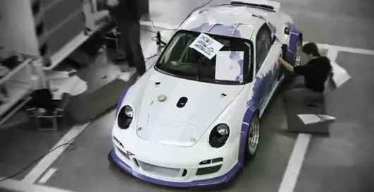 Porsche 911 расписали пользователи Facebook