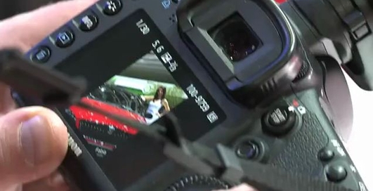 Девушки на Geneva Motor Show 2011