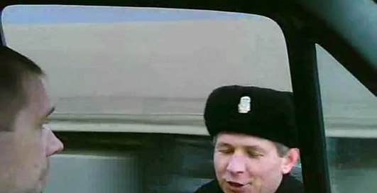 ГАИ. Причина остановки? да так.. бачу Ви щось жуєте