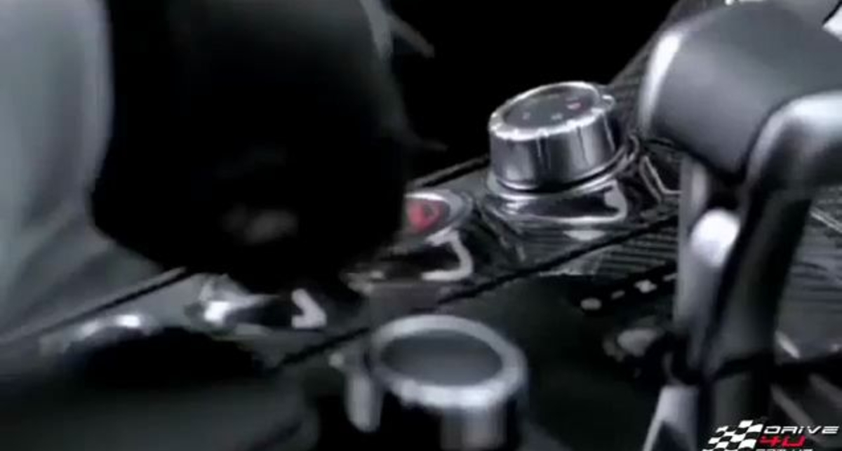 Реклама Mercedes-Benz SLS AMG