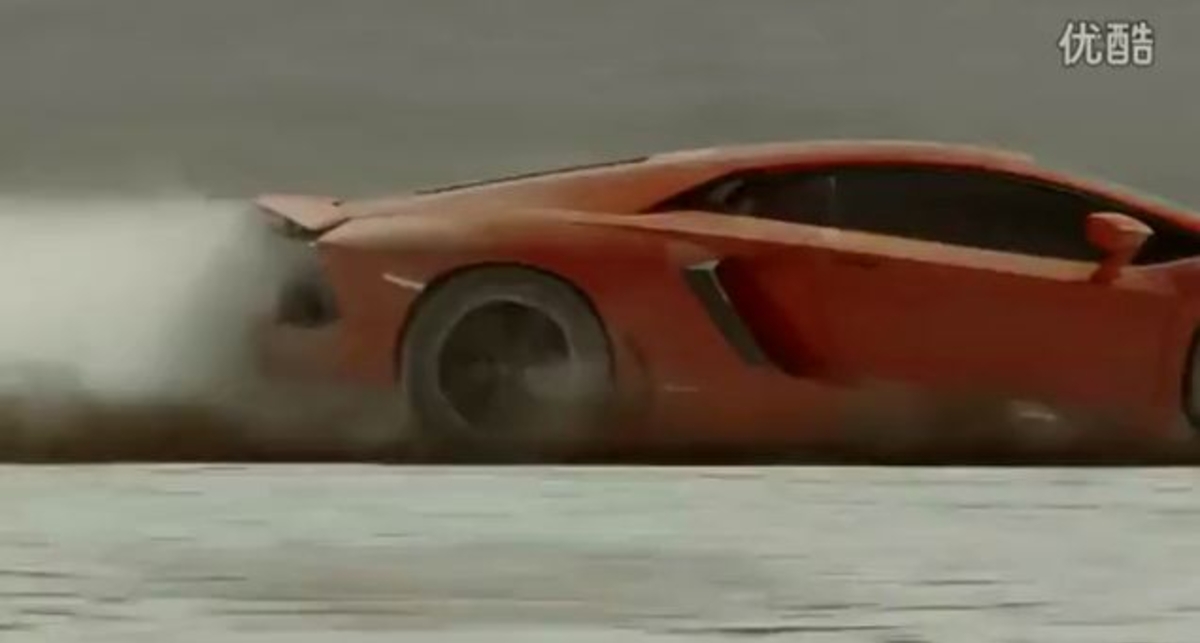 Землетрясения не пугают Lamborghini Aventador