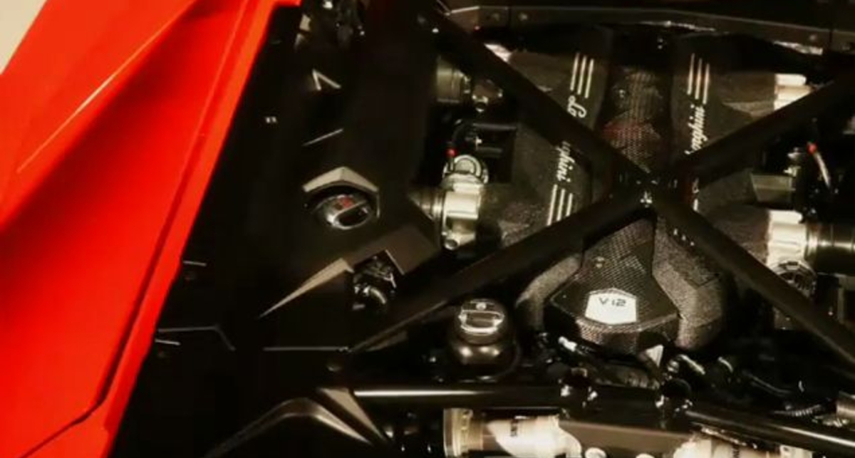 Lamborghini LP700-4 Aventador