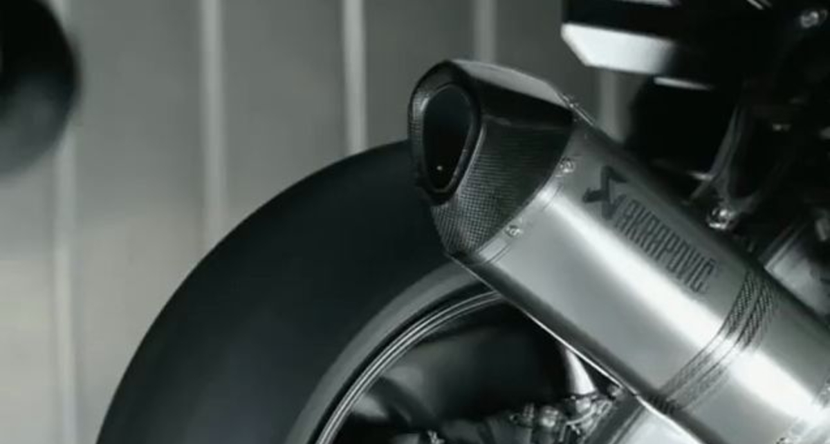 Спорткар BMW M3 против спортбайка BMW S1000 RR