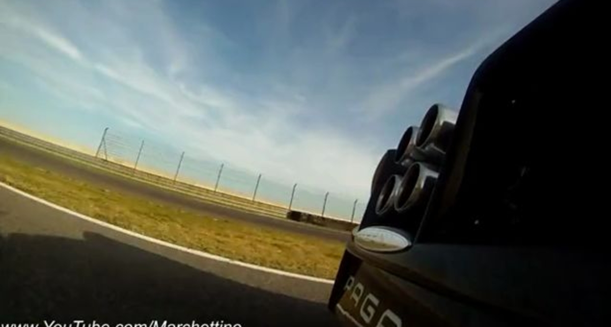 Звуки Pagani Huayra на треке